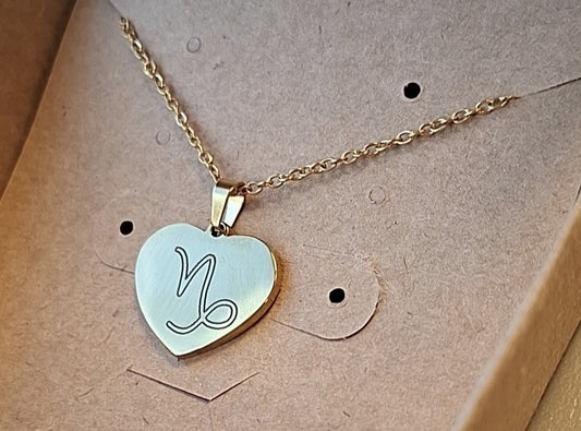 Gravírozott szív alakú nyaklánc